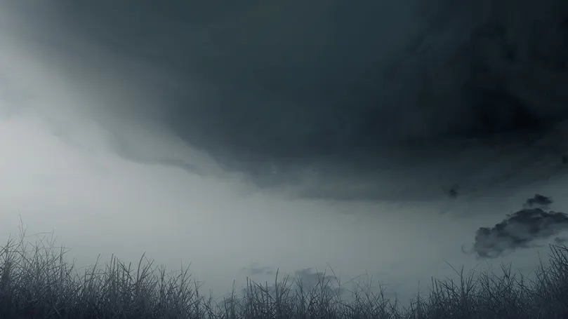 Een beeld van een donkere en bewolkte nacht