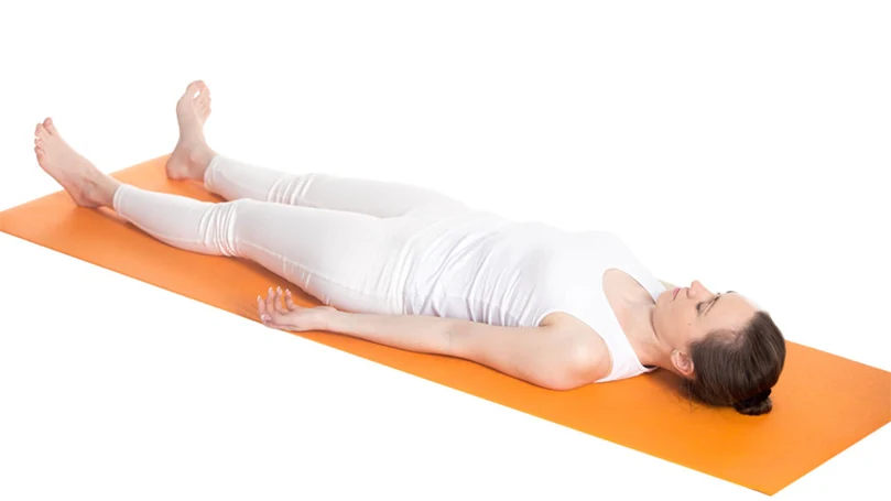 een afbeelding van de savasana yogahouding