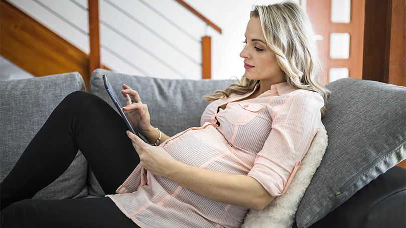 een-zwangere-vrouw-in-de-juiste-positie