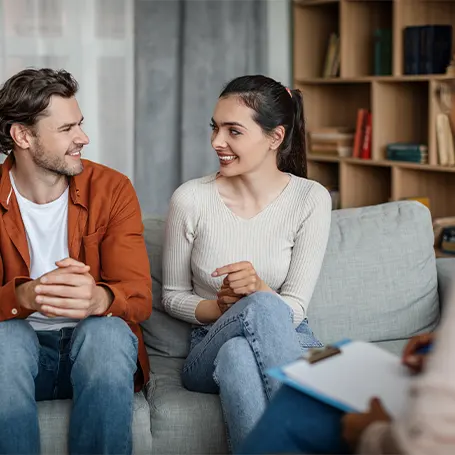 Een koppel bij een professionele therapie